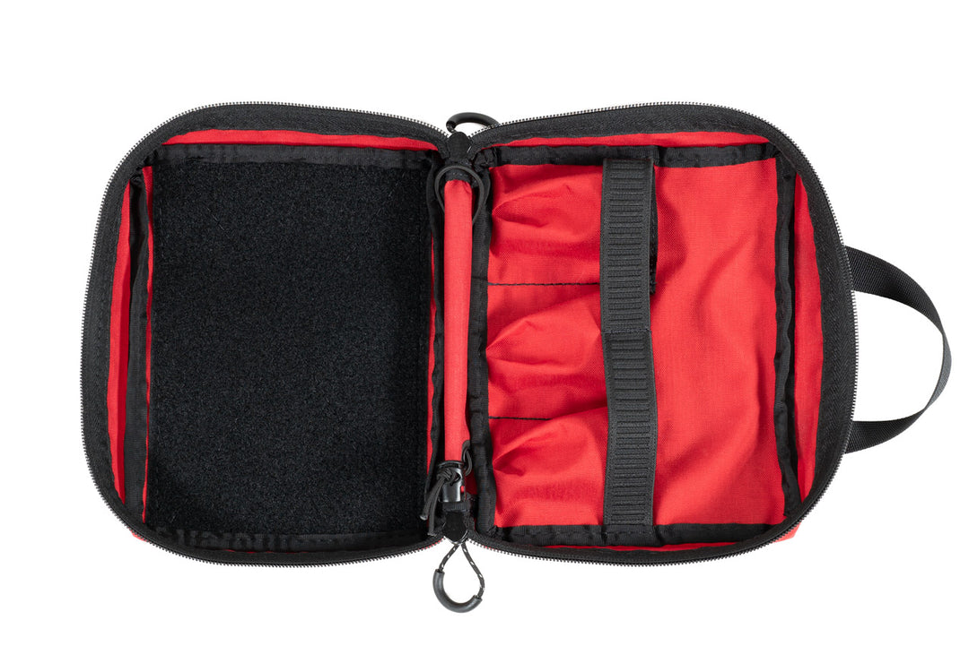 IFAK Velcro Pouch 2.0 - interior, with velcro field and various loops and pockets to hold your First Aid gear